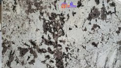 Đá Granite Everest