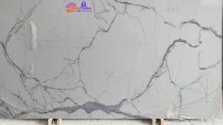 Đá trắng vân tia chớp